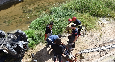 ATV Aracı Dereye Düştü; 2 Yaralı