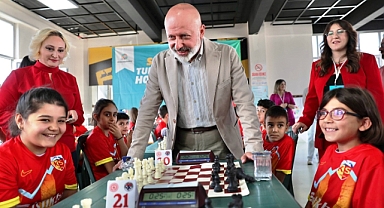 Başkan Çolakbayrakdar: “Büyük ve Güçlü Türkiye İçin Çocukları Satrançta Buluşturuyoruz”