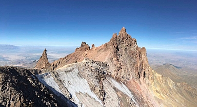 Erciyes Dağı'na Mevsimin İlk Karı Yağdı