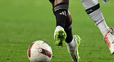 Fenerbahçe-Galatasaray derbisinin hakemi belli oldu! Trendyol Süper Lig'in 6. haftasında oynanacak karşılaşmaları yönetecek hakemler belli oldu.