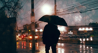 Meteoroloji'den Şiddetli Yağış Uyarısı: 3 İl İçin Sarı Kod, Doğu Karadeniz'de Sel Riski!