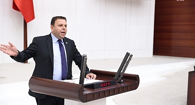 Özgül Özel İstifasını istemişti.CHP Milletvekili Ediz Ün, Kaçak Ürün Olayının Ardından Partisinden İstifa Etti.