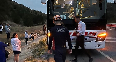 Sivas’ta Otomobil ve Yolcu Otobüsü Çarpıştı: 5 Yaralı