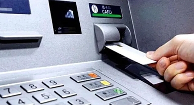 ATM'lerde Yeni Güvenlik Dönemi: Para Çekerken Belge Zorunluluğu Başlıyor!