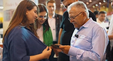 Başkan Büyükkılıç, 11 Yıllık Anıyı Kayseri Kitap Fuarı’nda Yeniledi