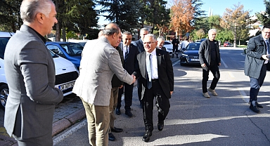 Başkan Büyükkılıç, Ek Hizmet Binasında Çalışanları Ziyaret Etti