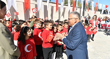 Başkan Büyükkılıç’tan Cumhuriyet Bayramı’nda Saraycık Mahallesi Öğrencilerine Eğitim Armağanı