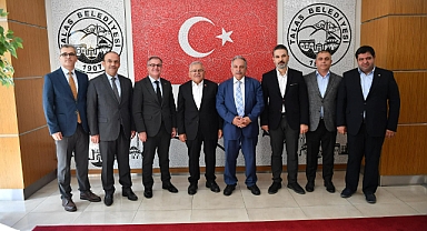 Başkan Büyükkılıç’tan Talas Belediyesi’ne Ziyaret
