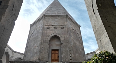 Başkan Palancıoğlu, Melikgazi'nin Tarihine Sahip Çıkıyor