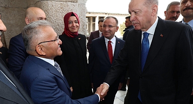 Cumhurbaşkanı Erdoğan’dan Kayseri’ye Selam: Başkan Büyükkılıç, Grup Toplantısı Sonrası Cumhurbaşkanı ile Görüştü