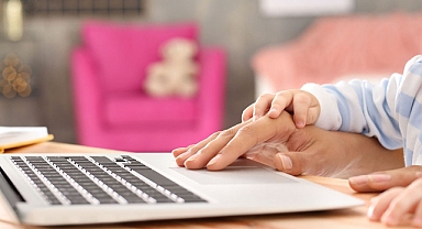 Ebeveynler, yapay zekaya sağlık uzmanlarından daha fazla güveniyor