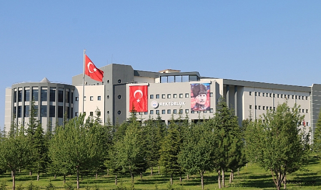 Erciyes Üniversitesi’ne “Binalarda Enerji Verimliliği Başarı Belgesi” Verildi