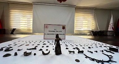 Eyüpsultan’da 2 Bin Yıllık Tarihi Eser Operasyonu: Piton Derisine Yazılmış Antik Yazma Ele Geçirildi