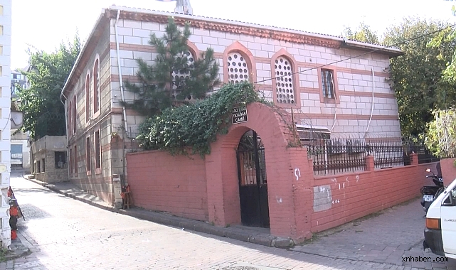 Fatih'te Cenaze Namazında Tabuttan Ses Geldi: Ölü Sanılan Kişi Hastaneye Kaldırıldı