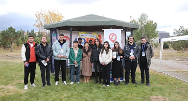 Genç Dostu Büyükşehir Belediyesi, ERÜ Evim Kampüs Festivali’nde Öğrencilerle Buluştu