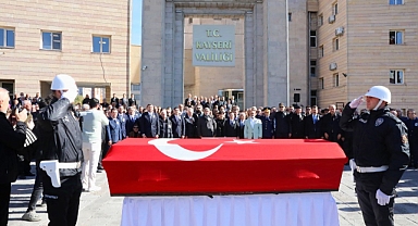 Hayatını kaybeden eski Milli Savunma Bakanı Çakmakoğlu için tören
