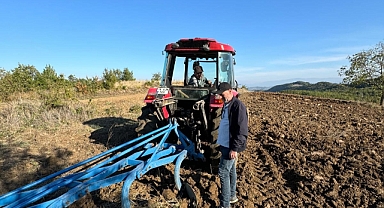İnegöl'de Çiftçinin Pulluğuna El Bombası Takıldı