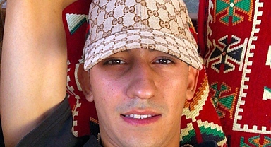 Kavgada çelme takılmasıyla yola düştü, üzerinden otomobil geçti; hastanede öldü