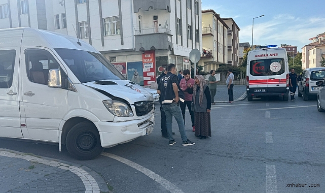 Kayseri'de Otomobil ile Minibüs Çarpıştı: 7 Öğrenci de Yaralandı