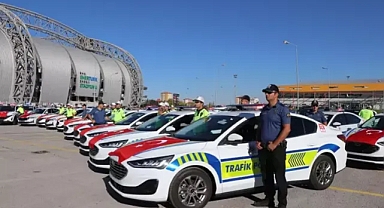 Kayseri emniyetine 244 araç, törenle teslim edildi