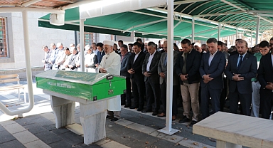 Kazada ölen öğretmen ve araç sürücüsü toprağa verildi