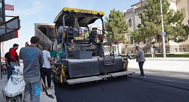 Melikgazi Belediyesi, Tınaztepe Mahallesi’nde Asfalt ve Çevre Düzenlemesi Çalışmalarını Sürdürüyor
