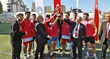 Talas Cumhuriyet Kupasında Şampiyon Erciyes Üniversitesi Spor Bilimleri Fakültesi Oldu!