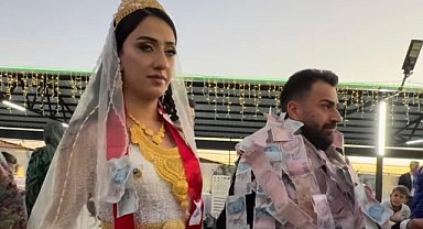 Van'da Aşiret Düğününde Damada 10 Milyon TL, Geline 4 Kilo Altın Takıldı