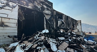 Yanan fabrikadaki zarar, gün ağarınca ortaya çıktı