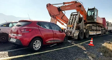 Zincirleme kazada karakol komutanı hayatını kaybetti, 15 kişi yaralandı