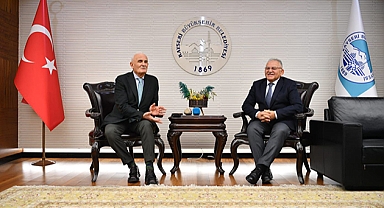 AK Parti’den Başkan Büyükkılıç’a Büyük Takdir: “Hizmete Kilitlenmiş Bir Başkan”