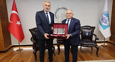 Başkan Büyükkılıç, Aile ve Sosyal Hizmetler Kayseri İl Müdürü Çıngır'ı Makamında Ağırladı