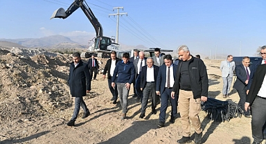 Başkan Büyükkılıç, Develi'nin Yeni Terminal İnşaatını İnceledi