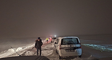 Büyükşehir Belediyesi, Yoğun Kar Yağışı ve Tipi Nedeniyle Mahsur Kalan 100’ü Aşkın Vatandaşa Yardım Eli Uzattı