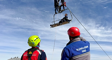 Erciyes A.Ş. ve İtfaiye, Orta Halatlı Kurtarma Eğitimi ile Dağ Güvenliğini Sağlıyor