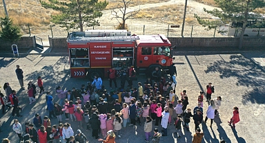 Kayseri Büyükşehir Belediyesi, Afet Eğitimi Hazırlık Günü’nde Öğrencilere Farkındalık Eğitimi Verdi