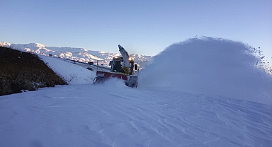 Kayseri Büyükşehir’den Karla Mücadelede Örnek Çalışma: Kırsalda Tüm Yollar Ulaşıma Açıldı