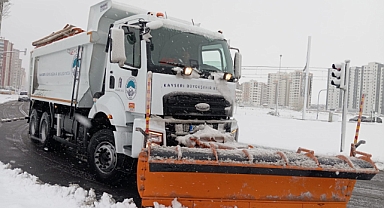 Kayseri Büyükşehir, Mevsimin İlk Karında Teyakkuza Geçti: 340 Personel ve 130 Araç Görevde