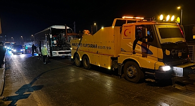 Kayseri'de 3 aracın çarpıştığı kazada 2 kişi yaralandı