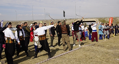 Kayseri'de Geleneksel Türk Okçuluğu Şampiyonası: Ruz-i Kasim Hava Koşusu 2024 Başarıyla Gerçekleşti!