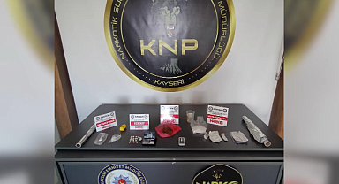 Kayseri'de Sokak Satıcılarına Şafak Operasyonu: Cezaevi Firarisi Dahil 11 Kişi Yakalandı