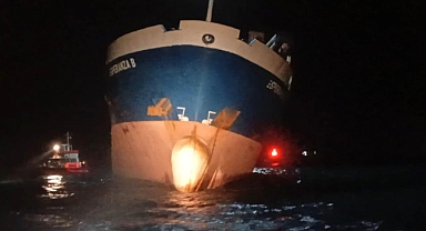 Mersin'de Alarm: Yan Yatan Kuru Yük Gemisindeki Personel Tahliye Ediliyor