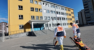 Talas Belediyesi’nden Okullarda Yoğun Temizlik ve Dezenfeksiyon Çalışması