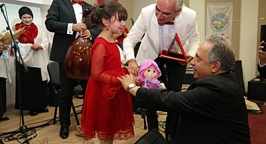 Talas Musiki Cemiyeti'nden Atatürk'ün Sevdiği Şarkılar Konseri Coşkuyla İcra Edildi