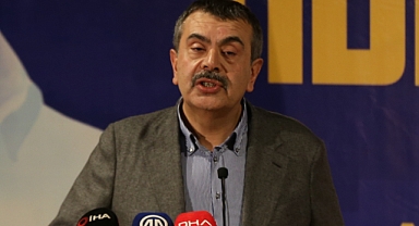 Yusuf Tekin'in Laiklik Eleştirileri Gündemi Karıştırdı: CHP'den Suç Duyurusu ve Görevden Alma Çağrısı