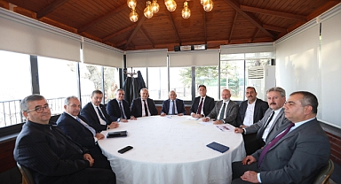 AK Parti’li Belediye Başkanları Kayseri’de Yatırım Değerlendirmesi Yaptı: Diğer İlçelere Yatırım Yapılmayacak mı?