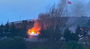 Balıkesir'de patlayıcı üretimi yapan fabrikada meydana gelen patlamada ölü ve yaralılar olduğu bildirildi.