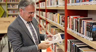 Başkan Özdoğan, Halit Özkaya Kütüphanesi ile Gençlerin Geleceğine Yatırım Yapıyor: “Amacımız Dünyanın Sayılı Üniversitelerine Öğrenci Yetiştirmek”