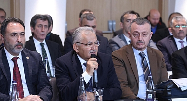 Büyükkılıç, Konya'da AK Parti Genel Merkez Yerel Yönetimler Başkanlığı İstişare Toplantısı'na Katıldı