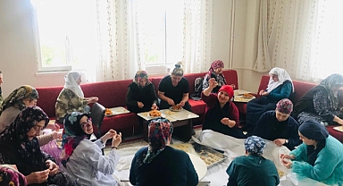 Büyükşehir Huzurevi’nde Keyifli Günler: Lahana Sardılar, Mantı Sıktılar